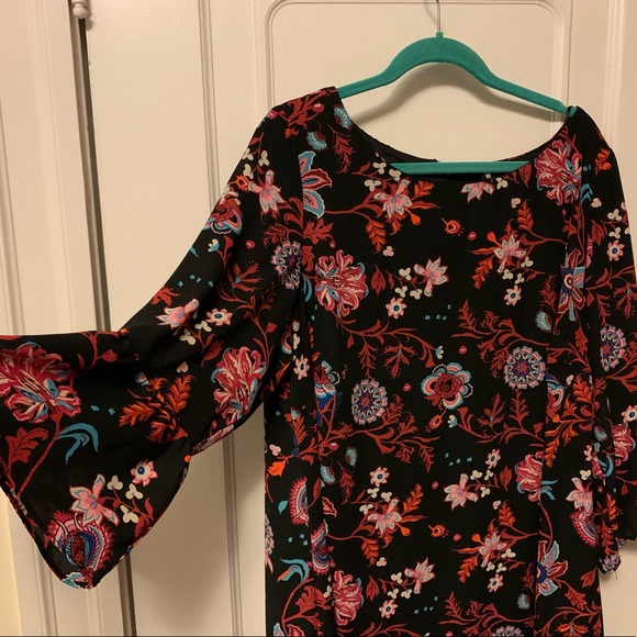 Sangria flowered shift dress size 18w. Perfect for fall 🍁 - Picture 2 of 4